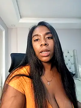 KloheCurvy online show from December 18, 2024, 11:24 am