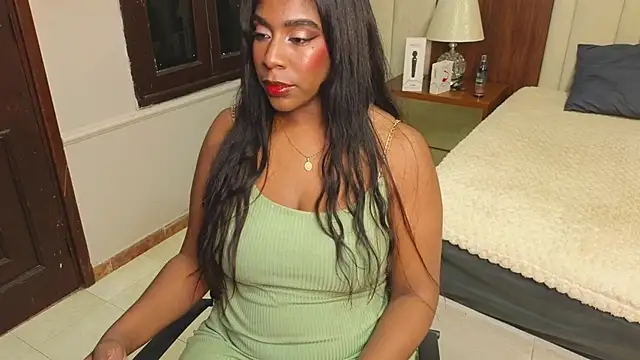 KloheCurvy online show from January 16, 2025, 3:24 pm