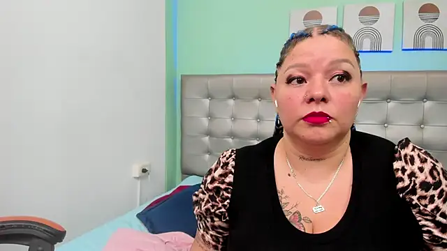 selena castillo online show from March 5, 2025, 4:02 am