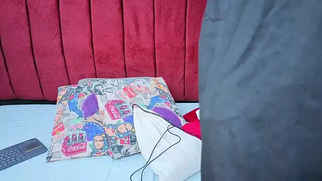 selena castillo online show from December 4, 2025, 12:25 pm