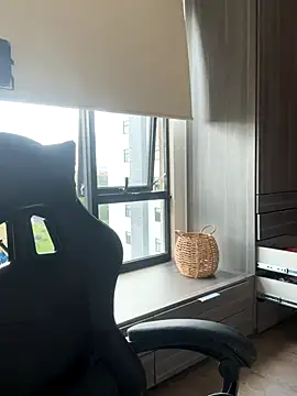 SophieRaily  online show from September 18, 2025, 7:49 pm