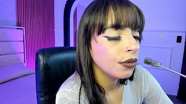 MiiaaMoonroee online show from November 27, 2025, 9:06 pm