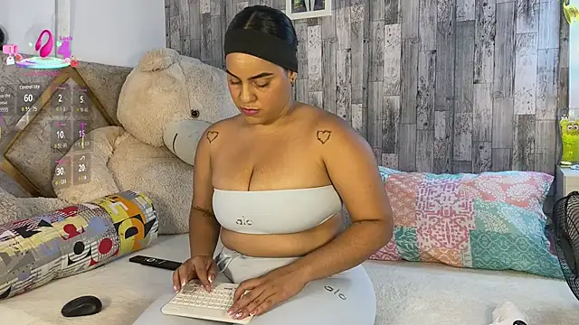 Violetrousse online show from October 23, 2025, 8:29 pm