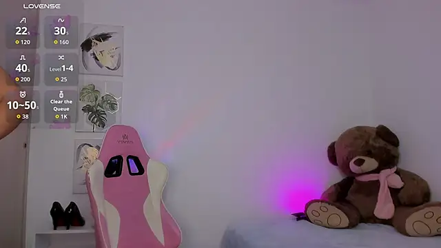 Mia petite01 online show from November 22, 2025, 11:59 pm