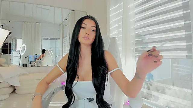 missdiamond  online show from October 29, 2025, 8:05 am