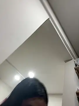 alissonfernandez  online show from January 26, 2025, 1:04 pm