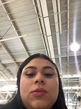 alissonfernandez  online show from January 29, 2025, 2:21 pm