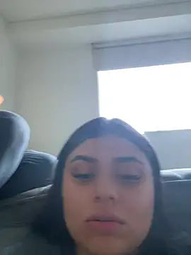 alissonfernandez  online show from January 30, 2025, 10:51 pm