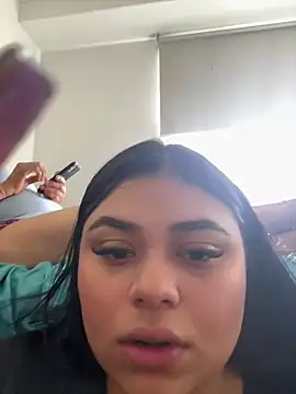 alissonfernandez  online show from February 1, 2025, 2:13 pm