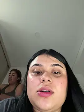 alissonfernandez  online show from February 13, 2025, 12:02 am