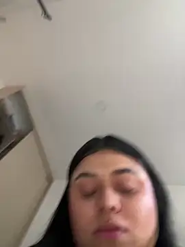 alissonfernandez  online show from February 13, 2025, 3:56 pm