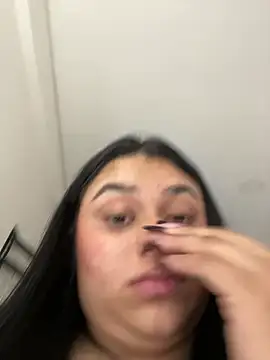 alissonfernandez  online show from March 1, 2025, 4:00 pm