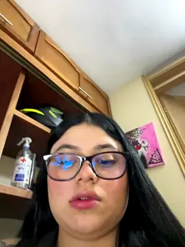 alissonfernandez  online show from November 15, 2025, 12:30 am