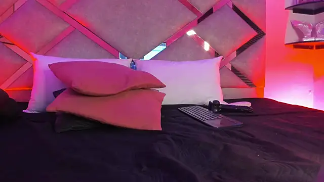 marian pinzon online show from March 11, 2025, 9:02 am