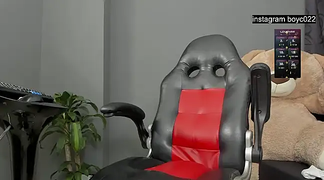 boyc022  online show from February 3, 2025, 2:36 am