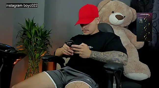 boyc022  online show from March 8, 2025, 10:56 pm