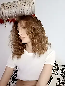 AnyaLobb62 online show from December 17, 2024, 1:16 pm