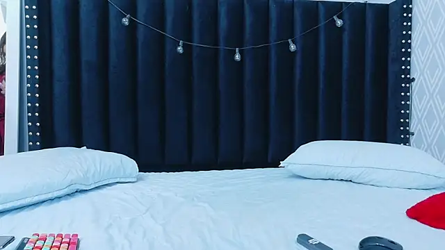 hornybarelylegalgirl online show from September 21, 2025, 12:40 pm