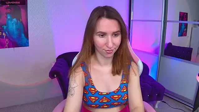 AliceBYKiss online show from December 19, 2024, 6:45 am