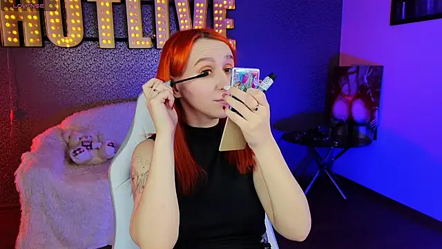 AliceBYKiss online show from January 22, 2025, 6:20 am