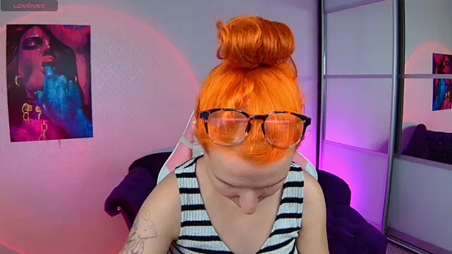 AliceBYKiss online show from February 2, 2025, 1:08 pm