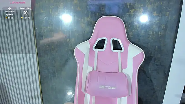 lana boomer online show from April 4, 2026, 7:33 pm