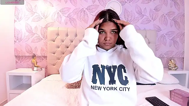 Carolina Evanss online show from February 1, 2025, 3:41 am