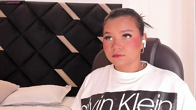 Carolina Evanss online show from December 4, 2025, 3:38 am