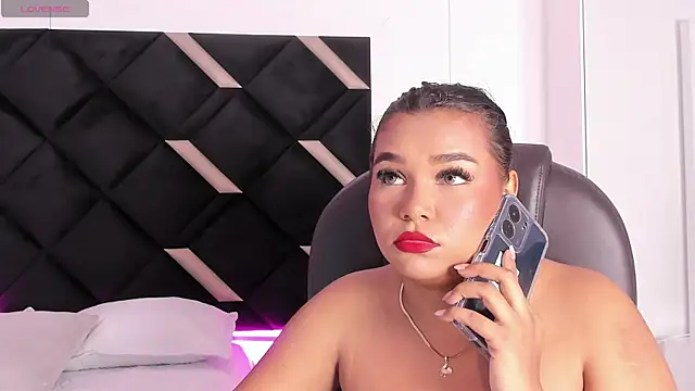 Carolina Evanss online show from March 27, 2026, 3:56 am