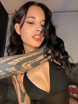 alessia iris19 online show from September 28, 2025, 11:21 pm