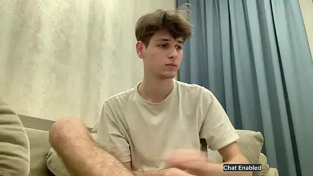 Snapshot of cutie_guys chatting on December 4, 2024, 12:58 pm cutie guys online show from December 4, 2024, 12:58 pm