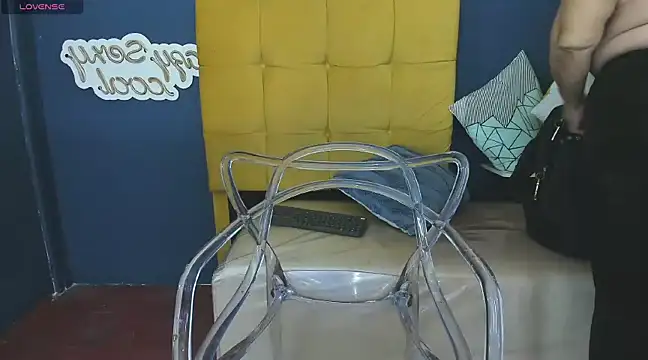 renata milf  online show from January 17, 2025, 12:10 pm