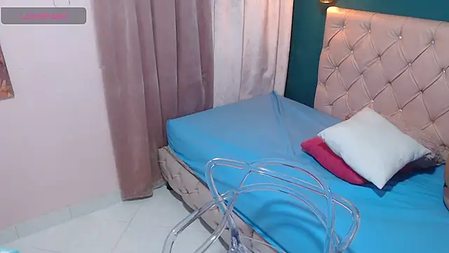 renata milf  online show from October 27, 2025, 11:47 am