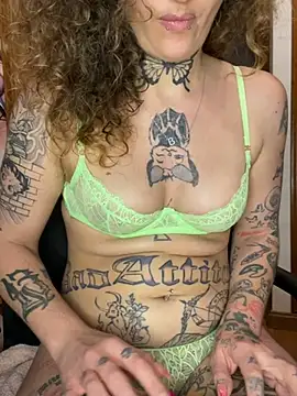 BlazyKitsune- online show from March 4, 2025, 6:29 pm