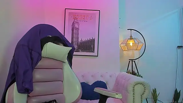 Theia moon online show from February 8, 2025, 12:39 pm