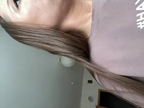 MiraMiss online show from March 18, 2025, 7:08 am