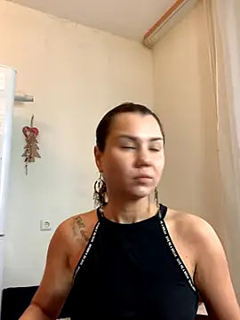 MiraMiss online show from November 2, 2025, 8:28 am