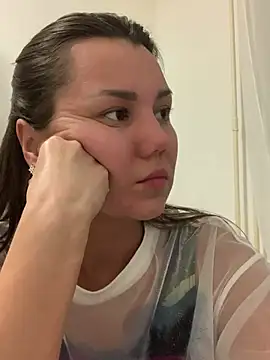 MiraMiss online show from March 15, 2026, 7:42 pm