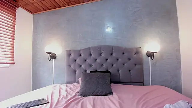 MeridaLane online show from February 15, 2025, 3:50 pm