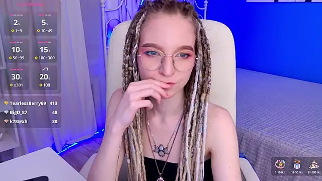 VioletShine online show from January 22, 2025, 6:10 pm