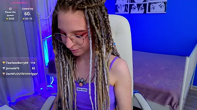 VioletShine online show from March 5, 2025, 9:59 pm