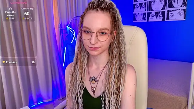 Snapshot of VioletShine chatting on June 30, 2026, 1:23 pm VioletShine online show from June 30, 2026, 1:23 pm