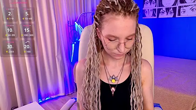 Snapshot of VioletShine chatting on July 6, 2026, 1:30 pm VioletShine online show from July 6, 2026, 1:30 pm