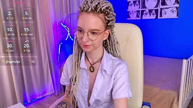 Snapshot of VioletShine chatting on July 25, 2026, 12:47 pm VioletShine online show from July 25, 2026, 12:47 pm