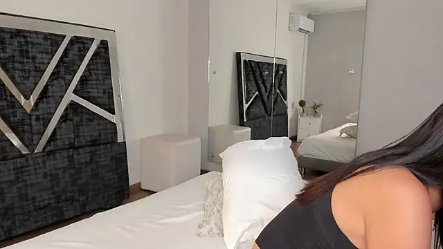 Jonness Isa  online show from November 8, 2025, 12:49 pm