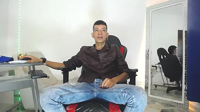 Snapshot of Favel_Gomez7 chatting on December 26, 2024, 12:49 pm Favel Gomez7 online show from December 26, 2024, 12:49 pm