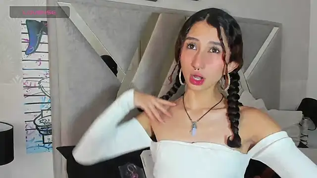 Queenjenn   online show from January 25, 2025, 1:08 pm