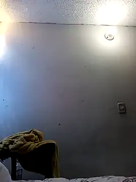 Queenjenn   online show from February 5, 2025, 3:52 pm