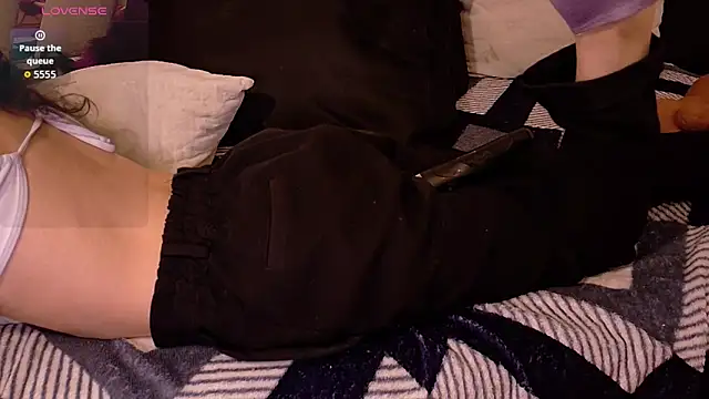 Queenjenn   online show from February 21, 2026, 6:58 am