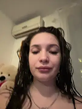 VixenAmour online show from February 3, 2025, 5:46 pm